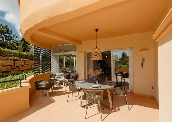 Luxurious Frontline Golf In Elviria *