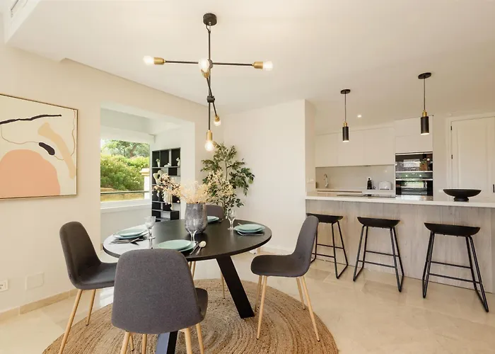 Luxurious Frontline Golf In Elviria Apartman Marbella