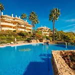 Luxurious Frontline Golf In Elviria *