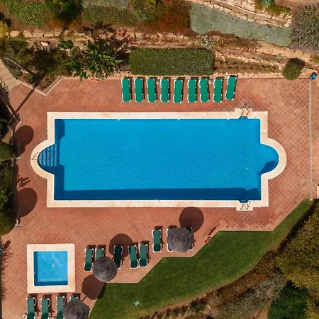 Luxurious Frontline Golf In Elviria *