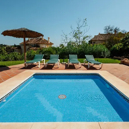 Luxurious Frontline Golf In Elviria 아파트 *