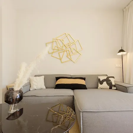 Luxurious Frontline Golf In Elviria 아파트 마르베야