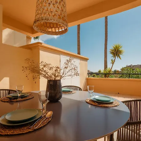 Luxurious Frontline Golf In Elviria