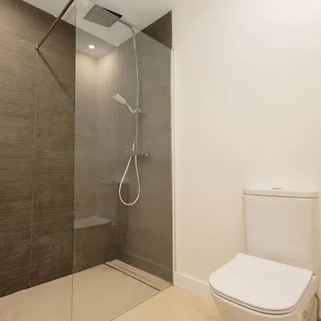 아파트 Luxurious Frontline Golf In Elviria *