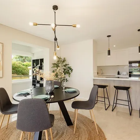 Luxurious Frontline Golf In Elviria 아파트 마르베야