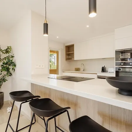 Luxurious Frontline Golf In Elviria *