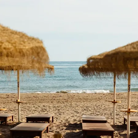 아파트 Luxurious Frontline Golf In Elviria *