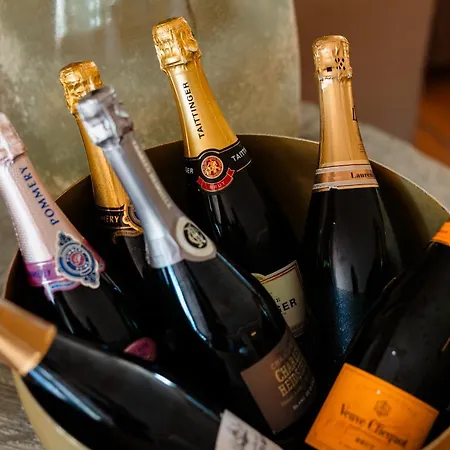 아파트 Luxurious Frontline Golf In Elviria *