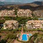 Luxurious Frontline Golf In Elviria Lägenhet