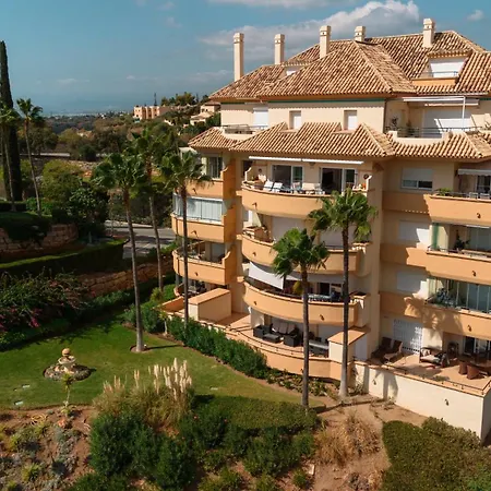 Luxurious Frontline Golf In Elviria Apartament