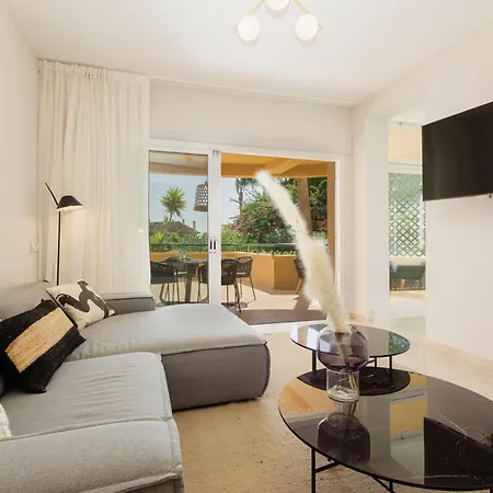 Apartment Luxurious Frontline Golf In Elviria Marbella
