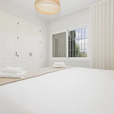 Luxurious Frontline Golf In Elviria *