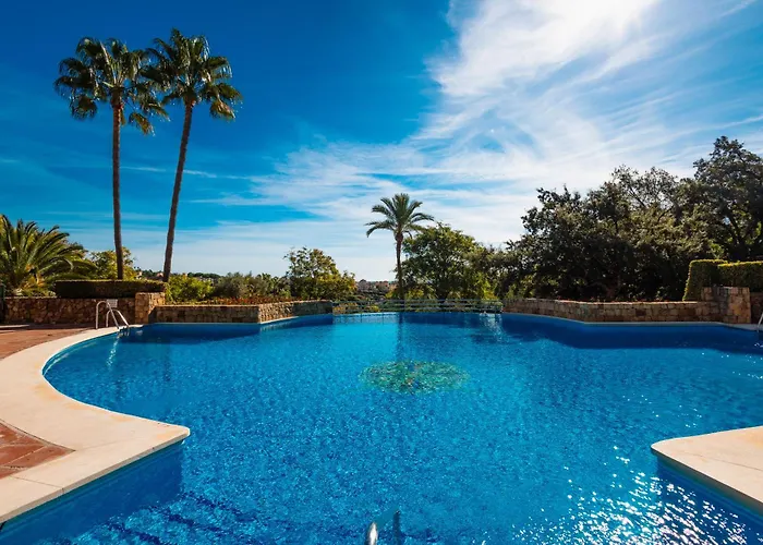 Luxurious Frontline Golf In Elviria