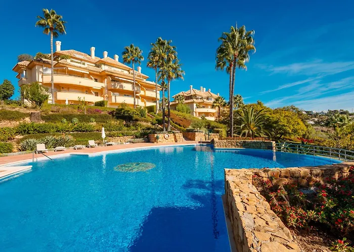 Luxurious Frontline Golf In Elviria *