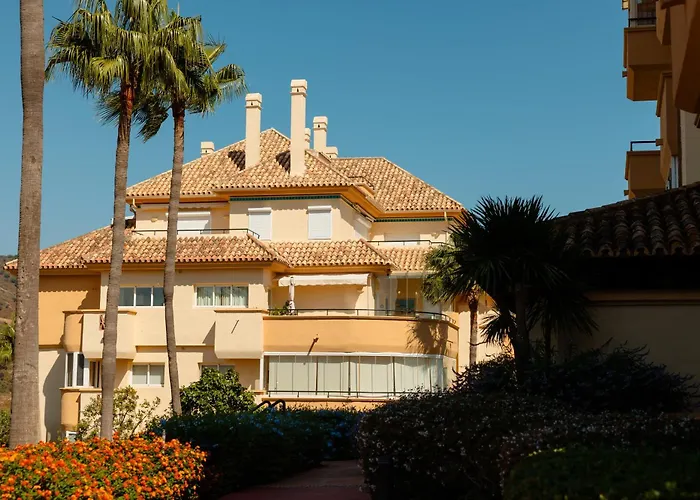 Luxurious Frontline Golf In Elviria Marbella