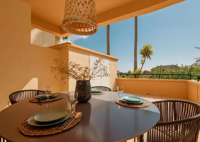 Luxurious Frontline Golf In Elviria