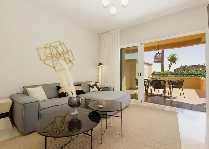 Luxurious Frontline Golf In Elviria