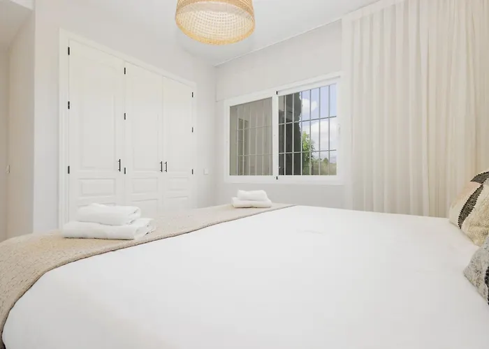 Luxurious Frontline Golf In Elviria *