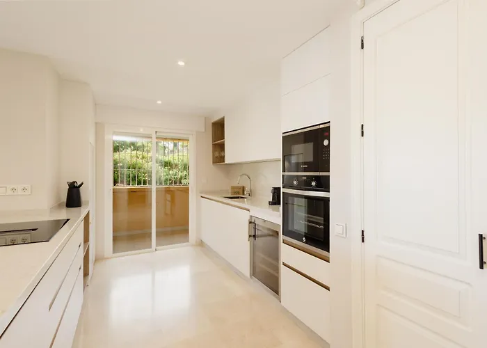 Luxurious Frontline Golf In Elviria