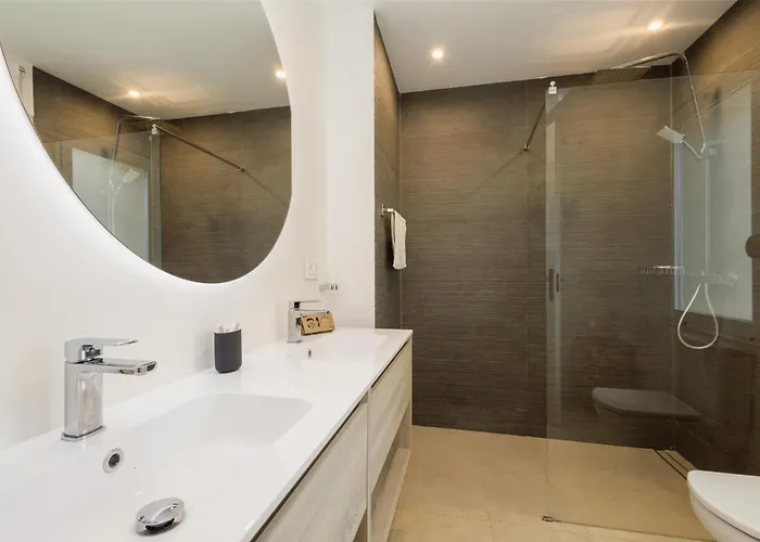 Luxurious Frontline Golf In Elviria Apartment *
