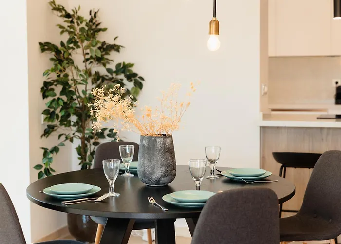 Luxurious Frontline Golf In Elviria